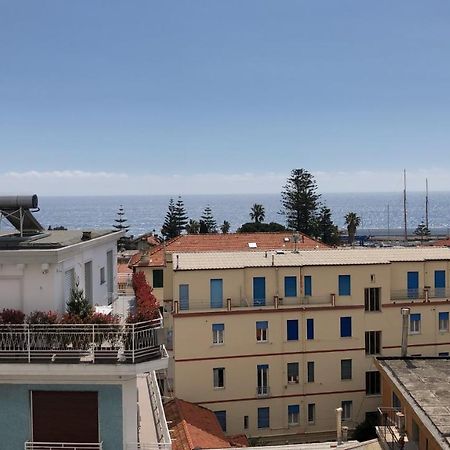 Da Mariella Case Vacanza - Bilocale Sunset Vista Mare ซานเรโม ภายนอก รูปภาพ