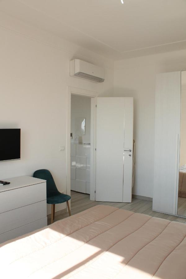 Da Mariella Case Vacanza - Bilocale Sunset Vista Mare ซานเรโม ภายนอก รูปภาพ