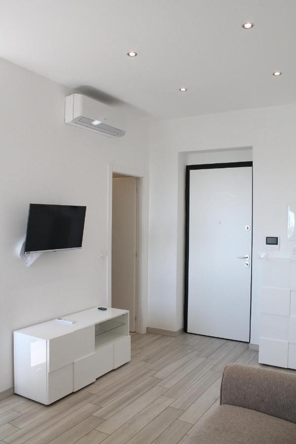 Da Mariella Case Vacanza - Bilocale Sunset Vista Mare ซานเรโม ภายนอก รูปภาพ
