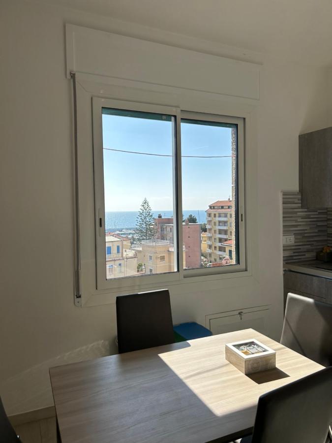 Da Mariella Case Vacanza - Bilocale Sunset Vista Mare ซานเรโม ภายนอก รูปภาพ